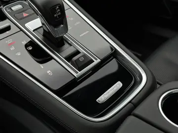 Panamera 4 E-Hybrid Sport Turismo Plat. Ed. SHZ