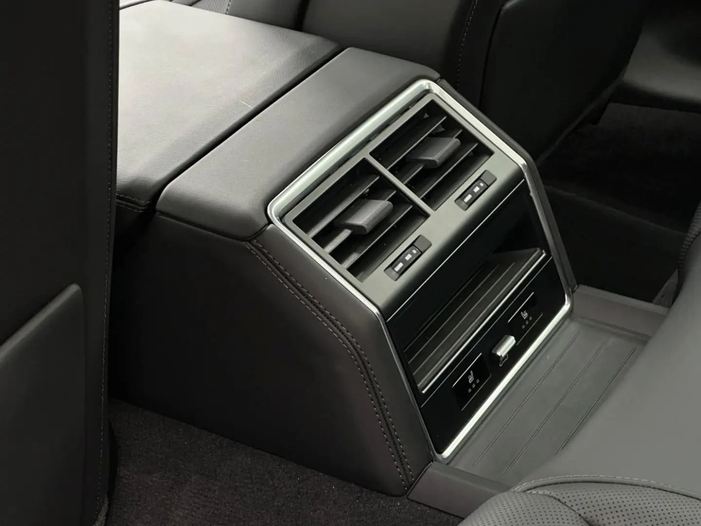 Panamera 4 E-Hybrid Sport Turismo Plat. Ed. SHZ