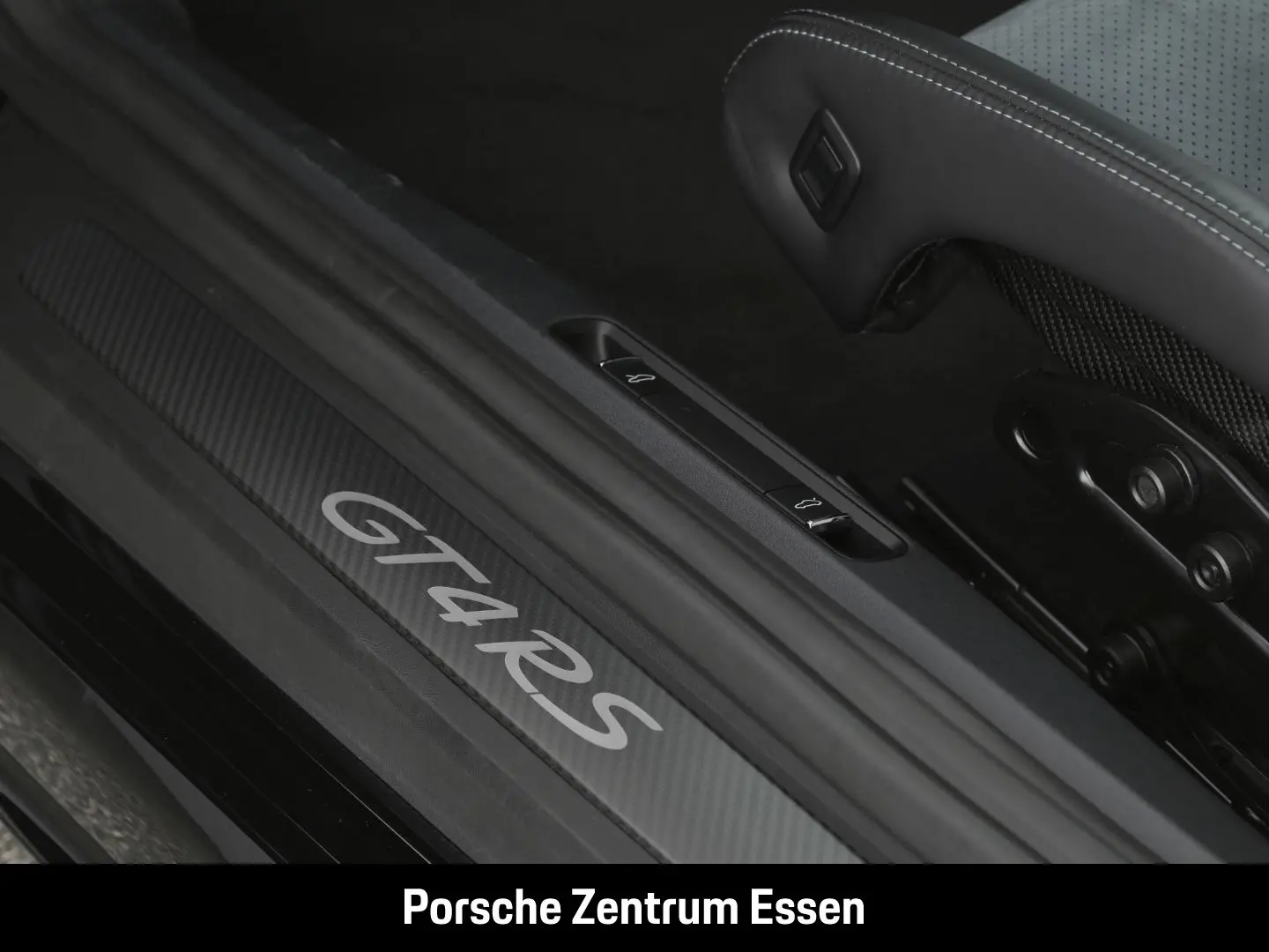 Cayman 718 GT4 RS/ Sportpaket Bose PCCB Weissach