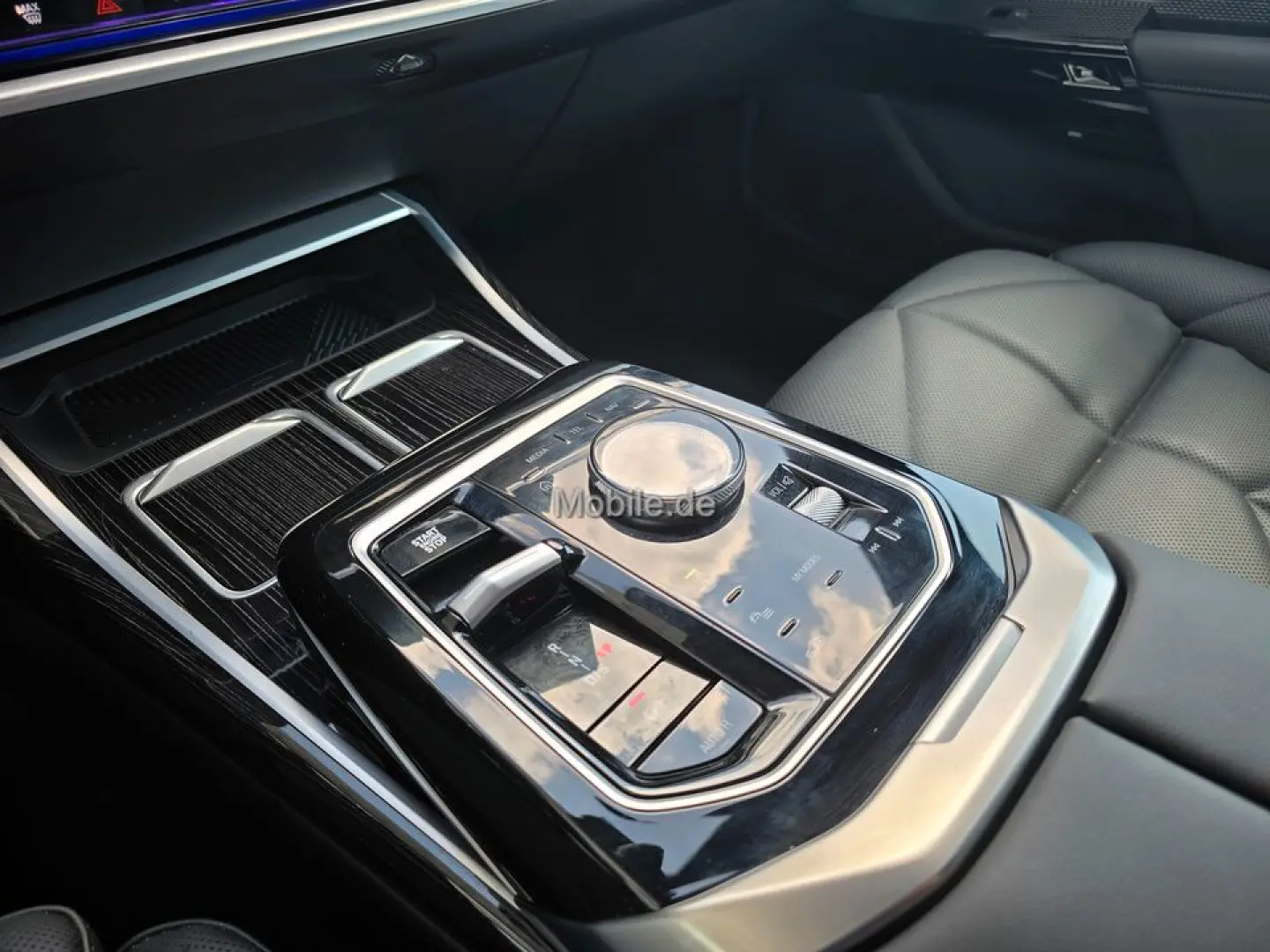 740d xDrive M Sportpaket*Standhzg*Sky-Lounge*B&W