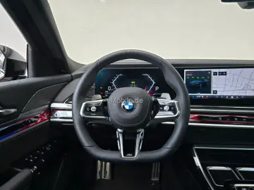 740d xDrive M Sportpaket*Standhzg*Sky-Lounge*B&W