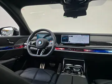 740d xDrive M Sportpaket*Standhzg*Sky-Lounge*B&W