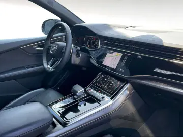 RS Q8 TFSI quattro Matrix-LED B&O Pano HuD AHK