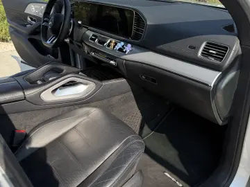 Mercedes-Benz GLS 400