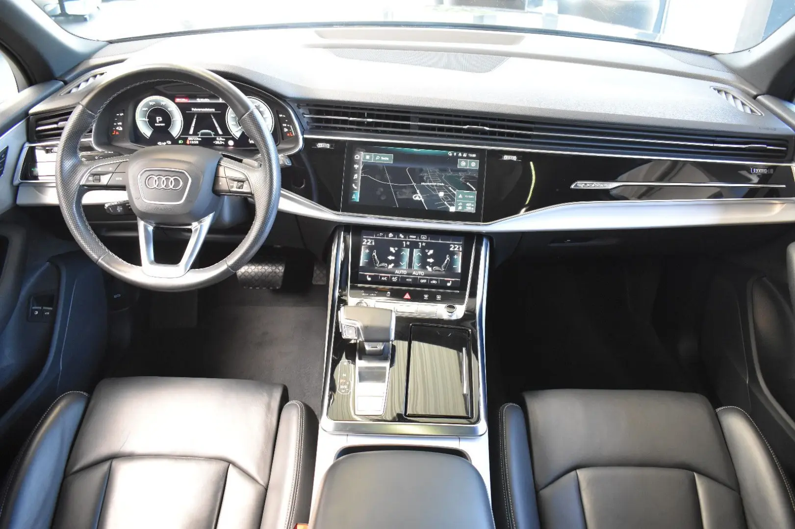 Q7 55TFSIe quattro Tiptronic S-Line LED~LiveC.