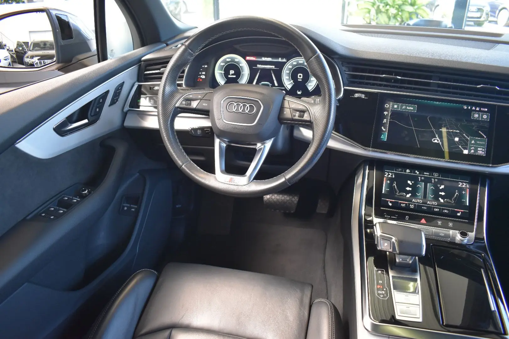 Q7 55TFSIe quattro Tiptronic S-Line LED~LiveC.
