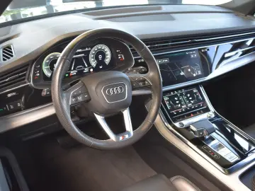 Q7 55TFSIe quattro Tiptronic S-Line LED~LiveC.