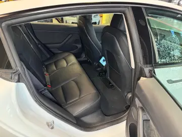 Model 3 RWD KAMERA~LEDER~1-HAND~40000KM