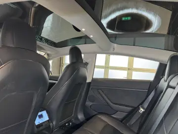 Model 3 RWD KAMERA~LEDER~1-HAND~40000KM