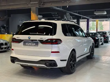 X7 xDrive 40i M Sport~PANO~HUD~KRISTAL~KAMERA