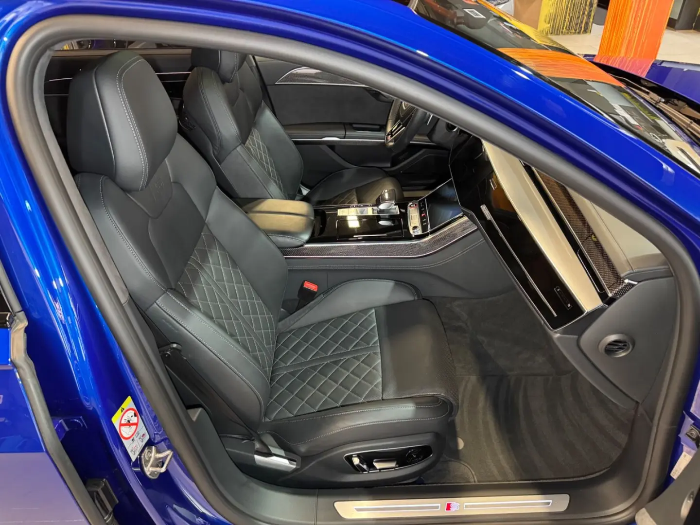 S8 4.0 TFSI quattro MATRIX~CARBON~HEADUP~360~B&O