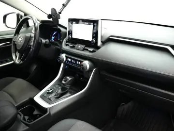 TOYOTA RAV4 2.5 HYBRID 4×4 DYNAMIC