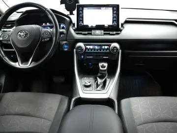 TOYOTA RAV4 2.5 HYBRID 4×4 DYNAMIC