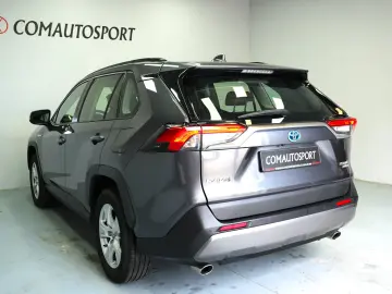 TOYOTA RAV4 2.5 HYBRID 4×4 DYNAMIC