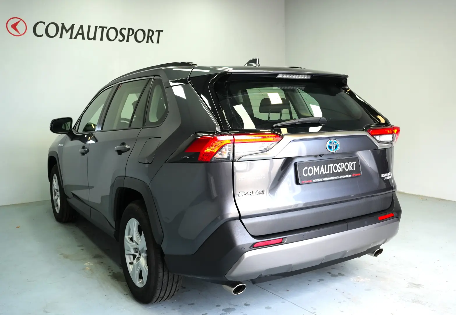 TOYOTA RAV4 2.5 HYBRID 4×4 DYNAMIC