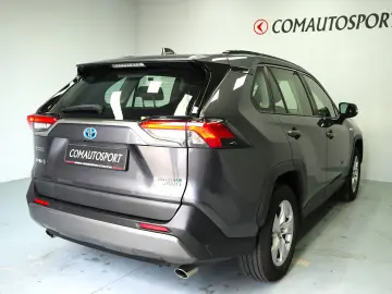 TOYOTA RAV4 2.5 HYBRID 4×4 DYNAMIC