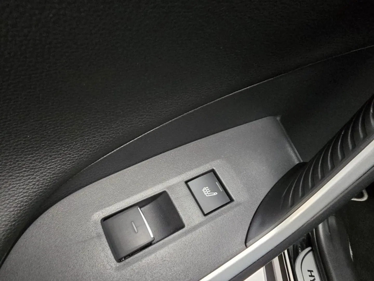 RAV 4 Hybrid 4x4 Lounge *NAV*SB*LEDER*360°