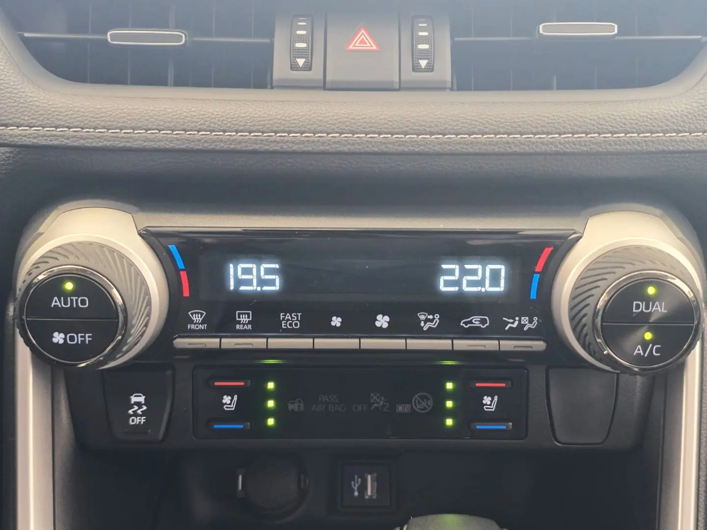 RAV 4 Hybrid 4x4 Lounge *NAV*SB*LEDER*360°