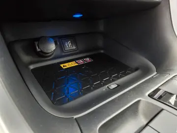 RAV 4 Hybrid 4x4 Lounge *NAV*SB*LEDER*360°