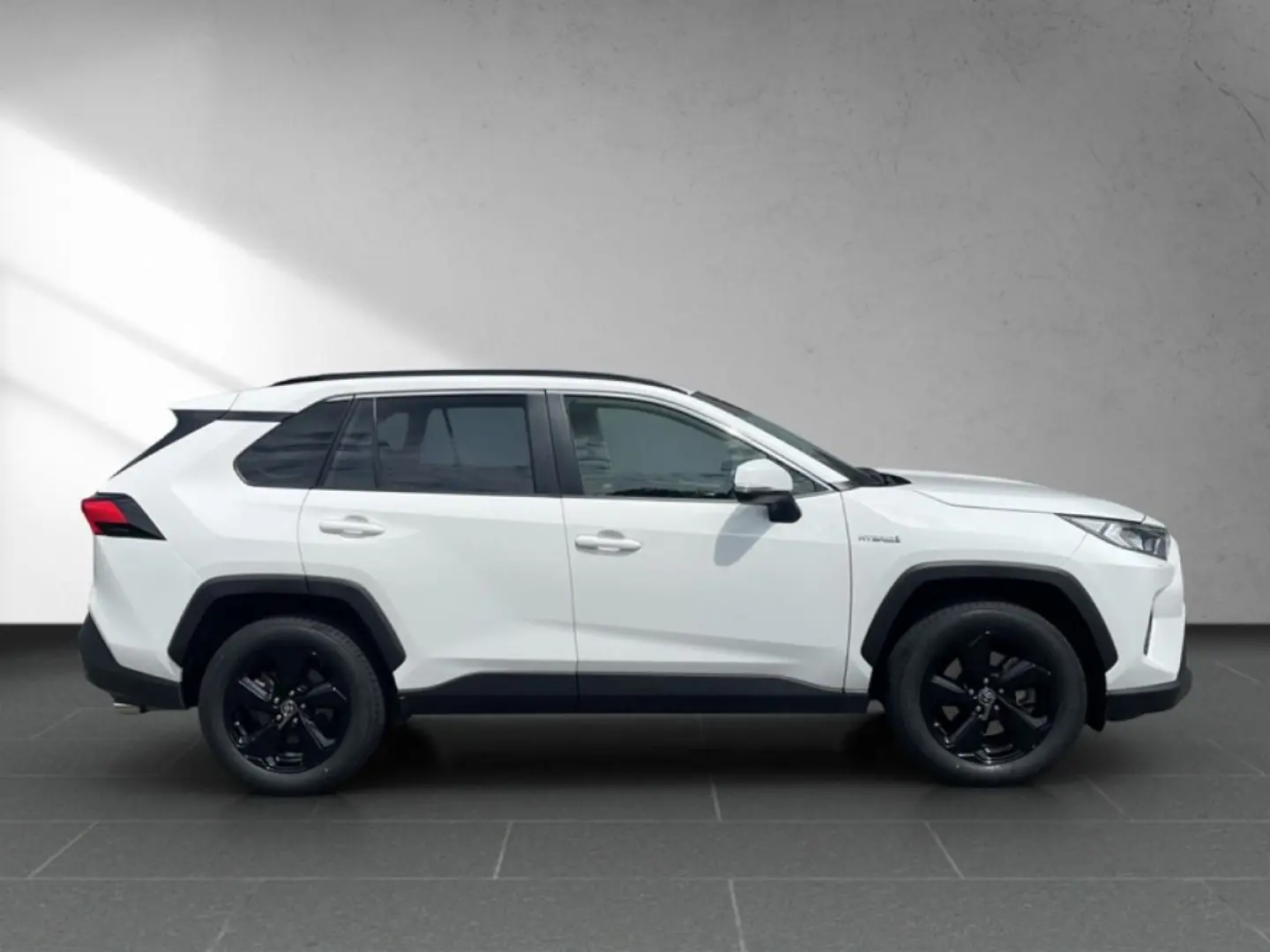 RAV4 2.5 Hybrid Team D *AHK*BLIS*NAV*ACC NAVI