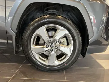 RAV4 2.5 Team Deutschland +4x4+Navi+AHK.+LED