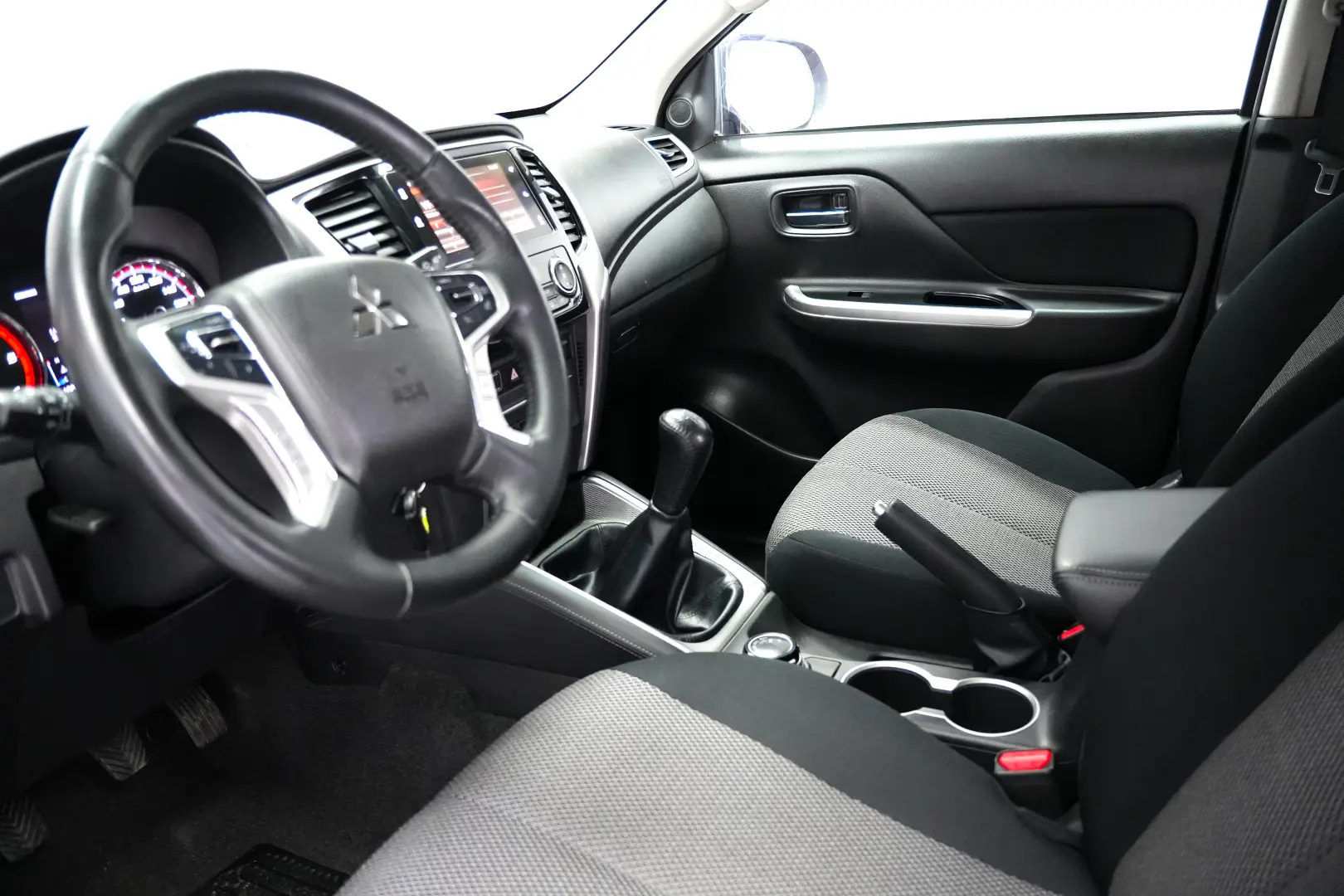MITSUBISHI L200 DC MT
