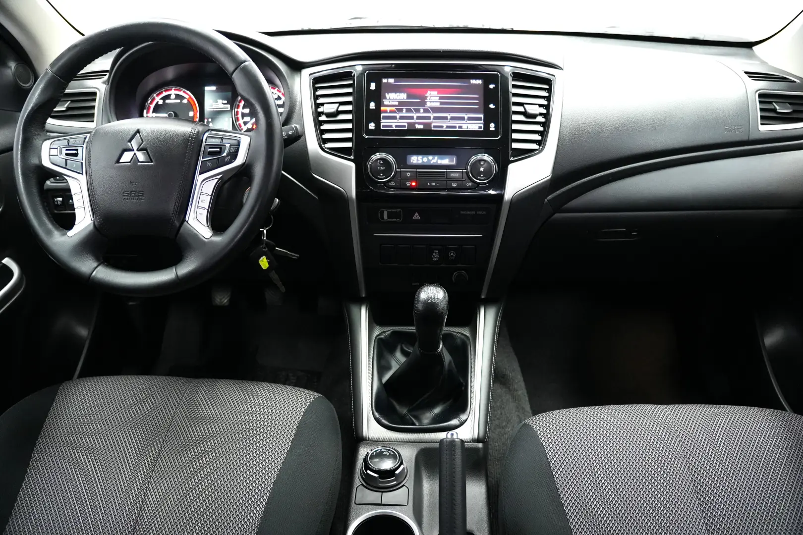 MITSUBISHI L200 DC MT