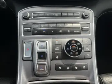 SANTA FE SIGNATURE 2.2 CRDi 8DCT *HUD*NAVI*ALLRA