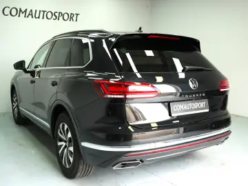 VOLKSWAGEN TOUAREG 3.0 TDI V6 AT