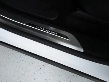 Range Rover Autobiography LWB P530 7 SITZ BESPOK