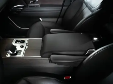 Range Rover Autobiography LWB P530 7 SITZ BESPOK