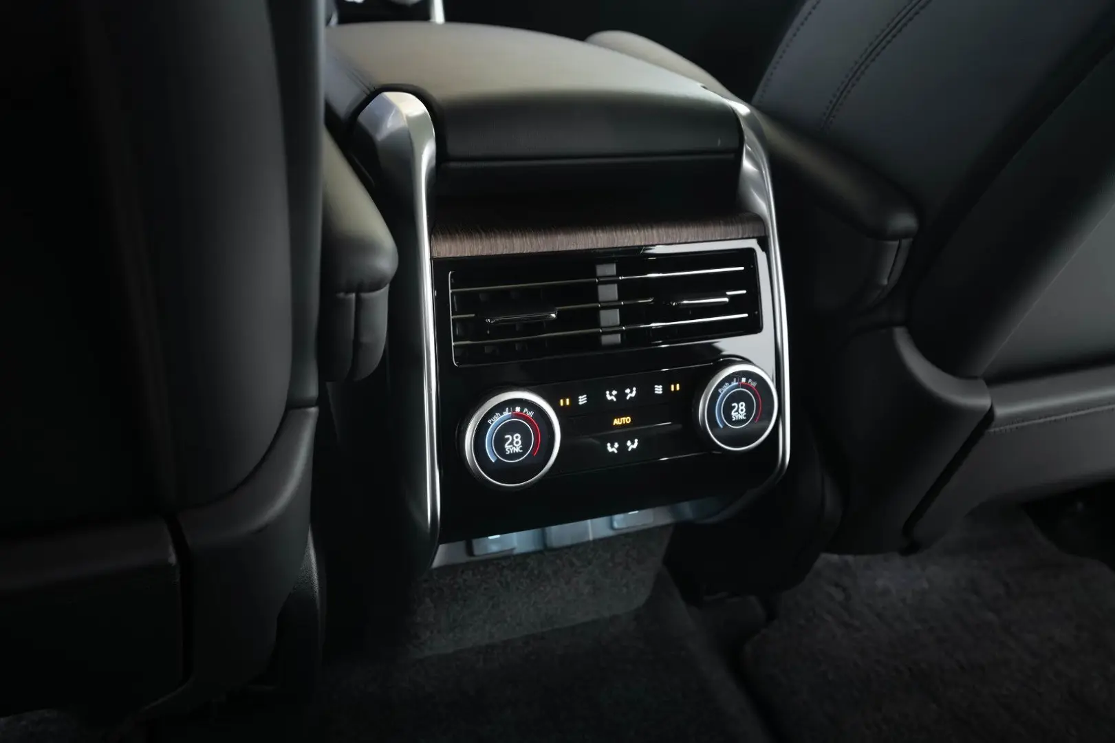 Range Rover Autobiography LWB P530 7 SITZ BESPOK