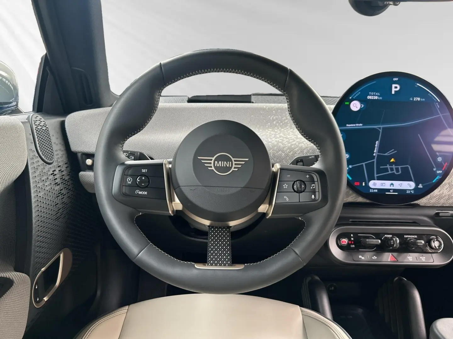 Cooper SE *J01*|Panorama|JCW-Sportsitze|Head-Up