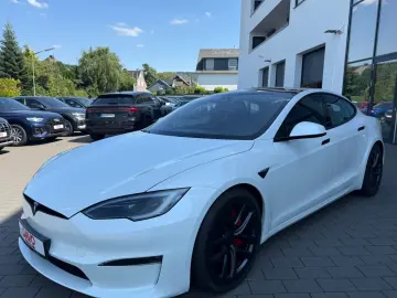Model S Plaid