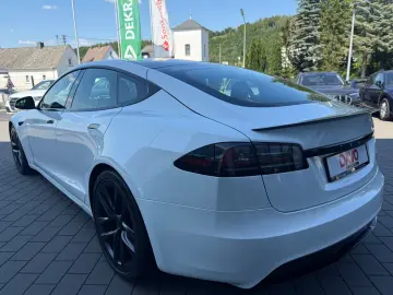 Model S Plaid