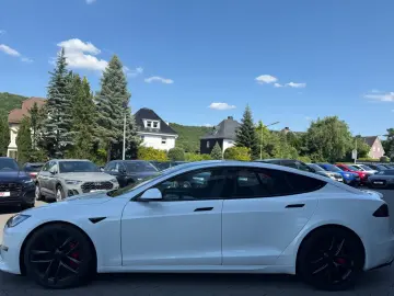 Model S Plaid