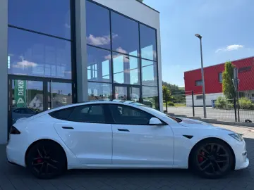 Model S Plaid