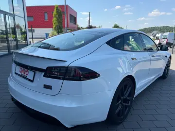 Model S Plaid