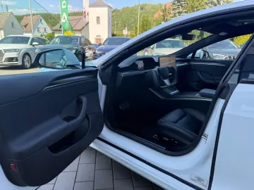 Model S Plaid