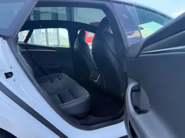 Model S Plaid