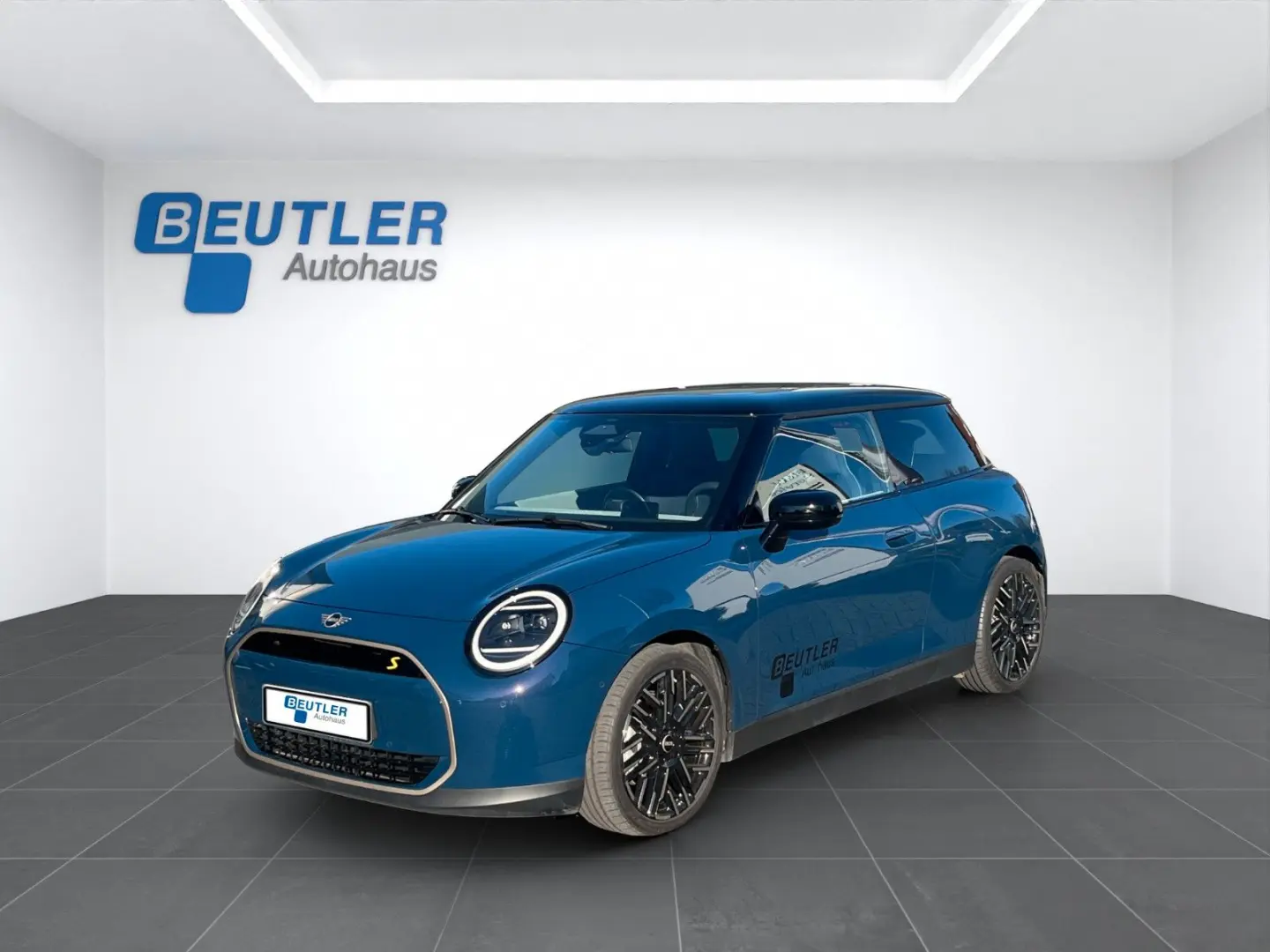 Cooper SE Favoured 18