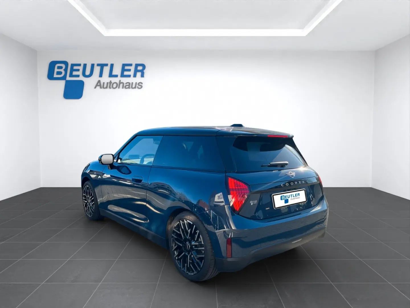 Cooper SE Favoured 18