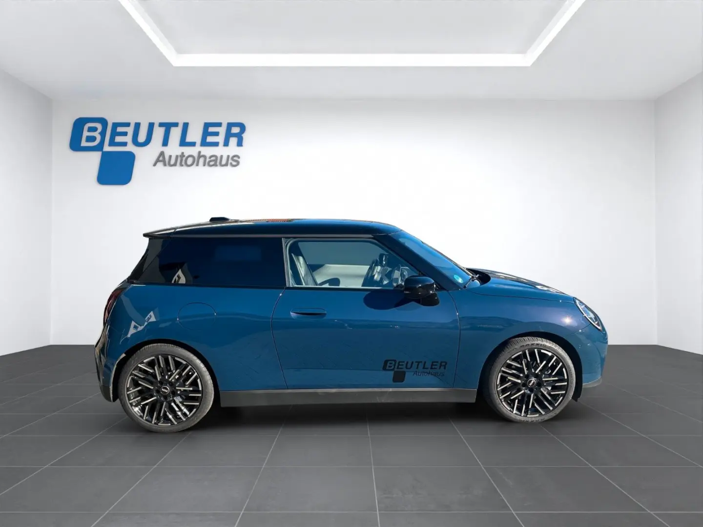 Cooper SE Favoured 18