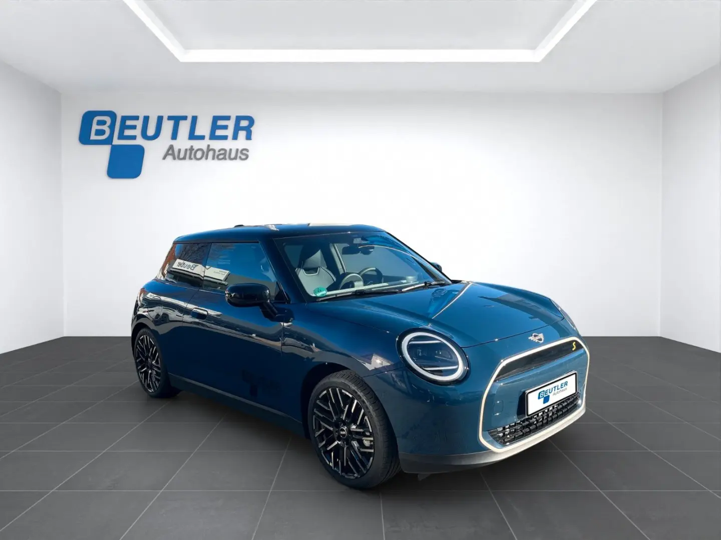 Cooper SE Favoured 18