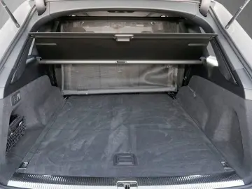 SQ7 4.0 TFSI quattro Comp. + Assist Matrix Pano