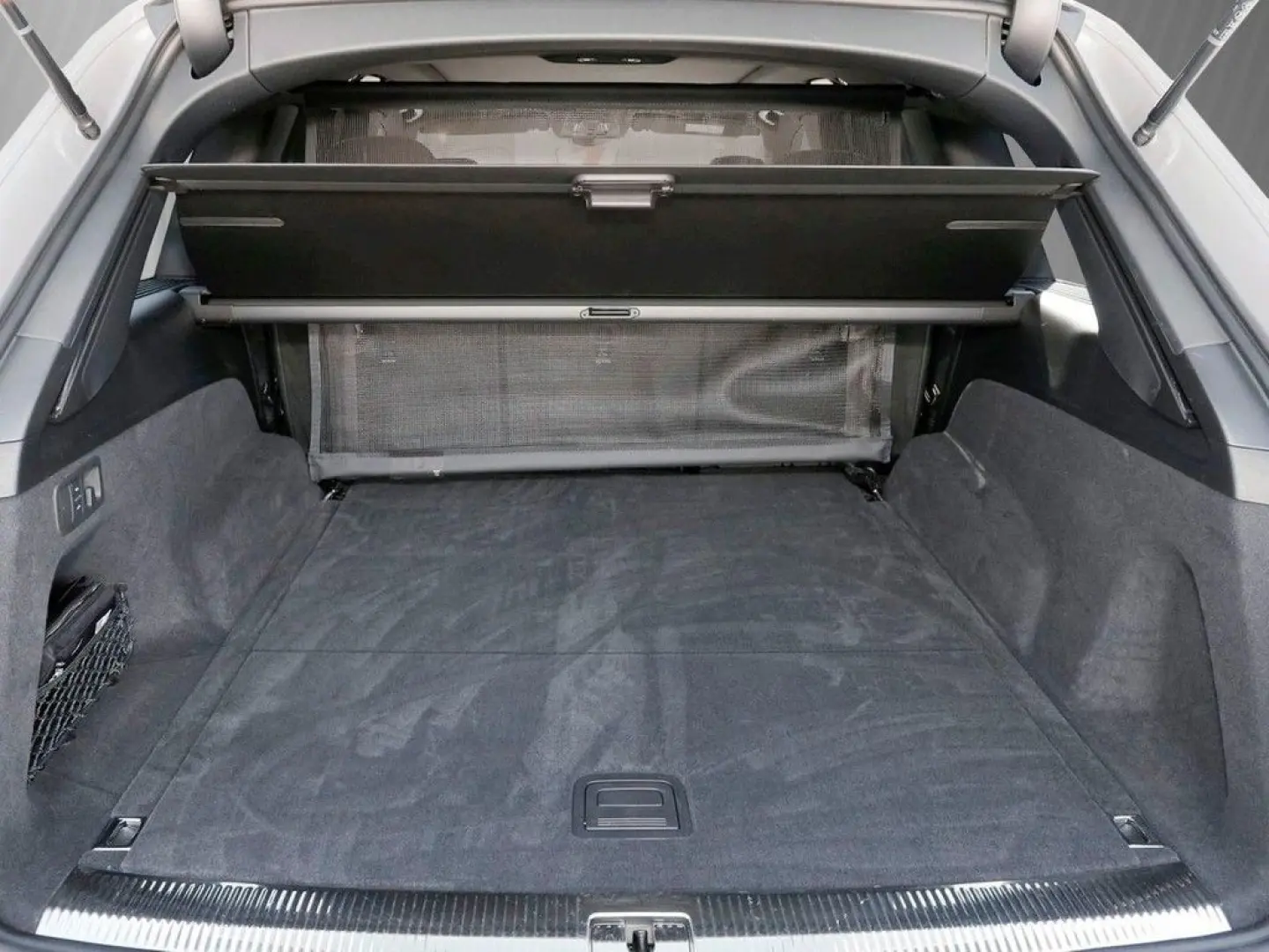 SQ7 4.0 TFSI quattro Comp. + Assist Matrix Pano