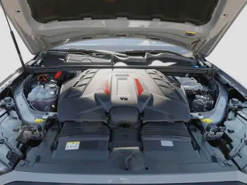 SQ7 4.0 TFSI quattro Comp. + Assist Matrix Pano
