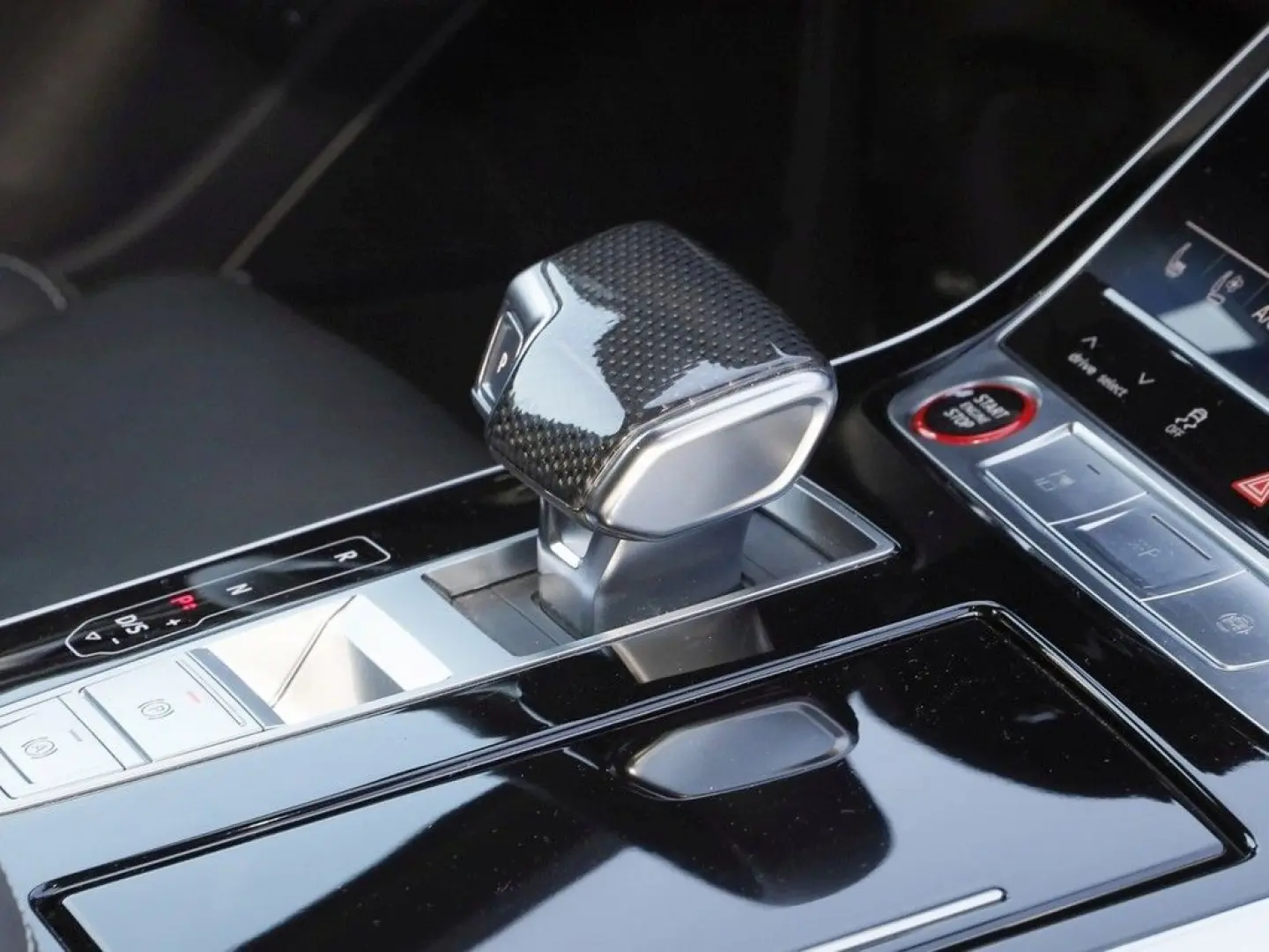SQ7 4.0 TFSI quattro Comp. + Assist Matrix Pano