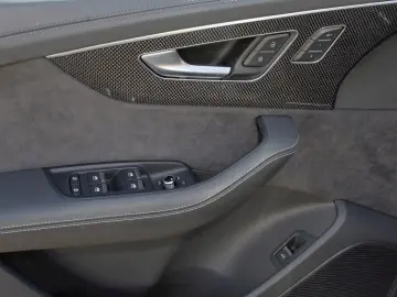 SQ7 4.0 TFSI quattro Comp. + Assist Matrix Pano