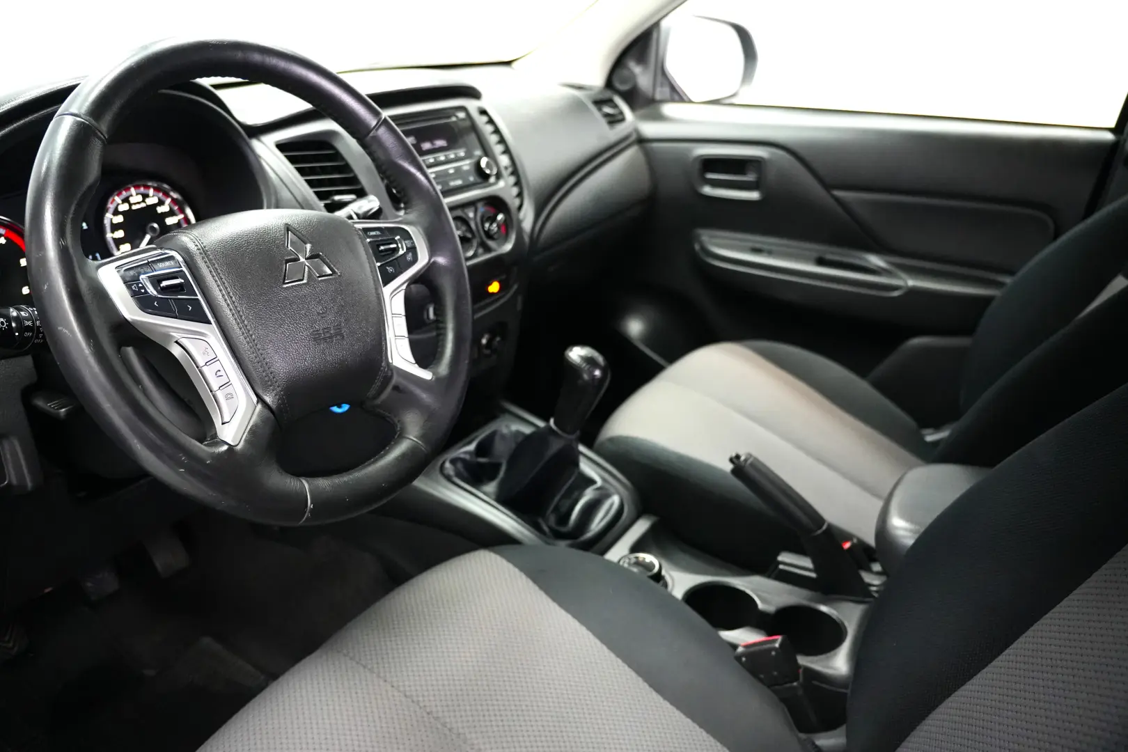 MITSUBISHI L200 DC MT